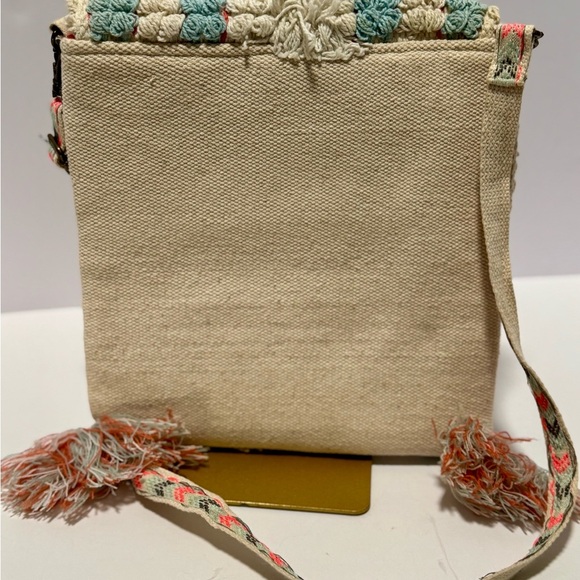 chloe & lex Crossbody Bag. - Picture 2 of 10